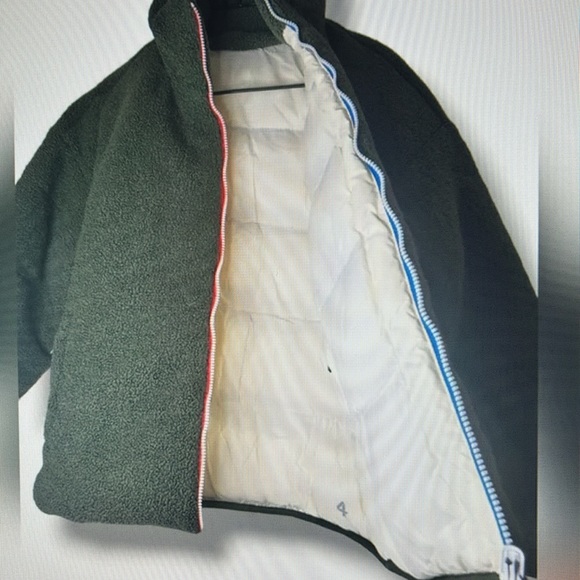 NWT Four Laps Pilar Quilted Sherpa Reversible Jacket.   Color Thyme/White. Large - Picture 5 of 5